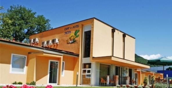 Garni Hotel Siesta ノヴァ・ゴリツァ エクステリア 写真